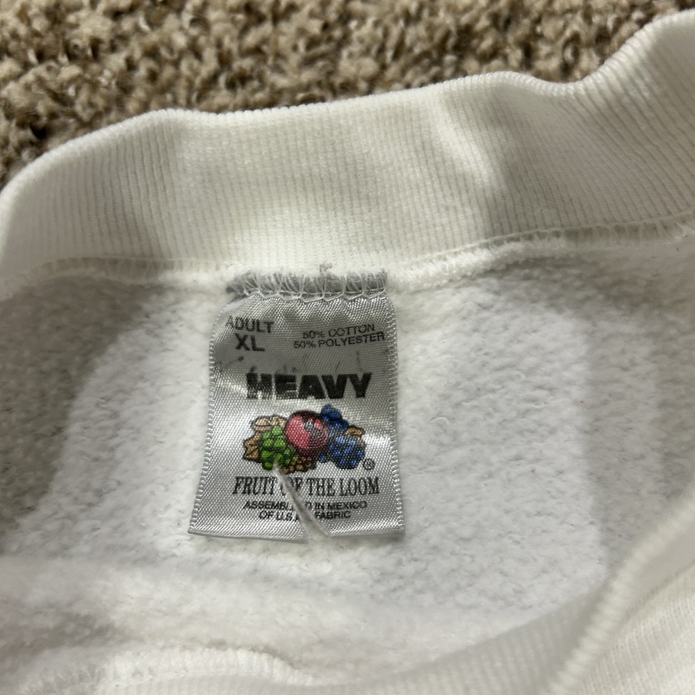 Vintage Fruit Of The Loom Christmas Graphic Crewneck Sweatshirt Adult XL 90s - Picture 3 of 8